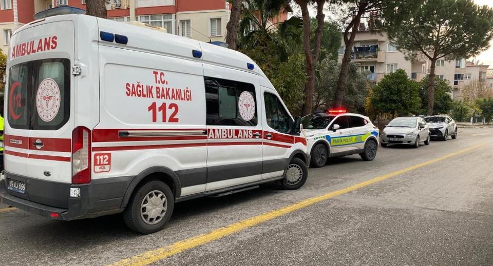 Aydın'da yaya geçidinden geçmeye çalıştı, otomobil çarptı