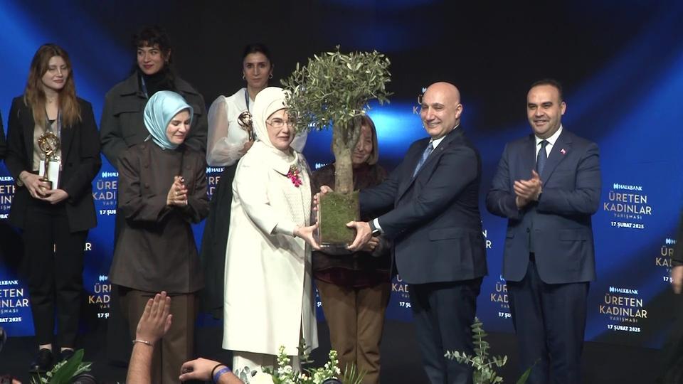 Emine Erdoğan: "2028 yılında kadın istihdam oranını yüzde 36,2'ye yükseltmeyi hedefliyoruz"