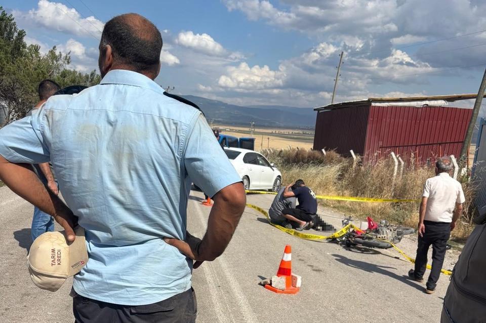 Otomobille çarpışan motosikletli hayatını kaybetti