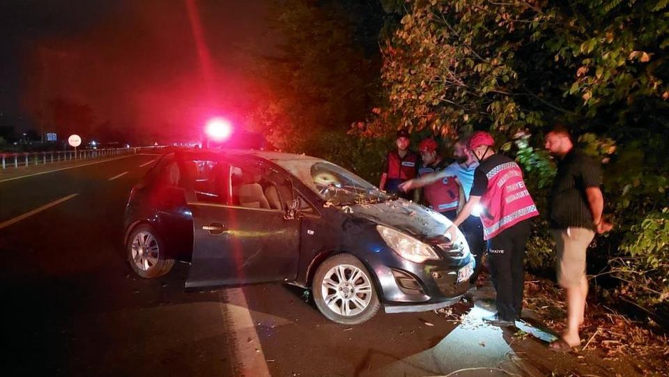 Otomobil şarampole uçtu: Anne ve iki çocuğu yaralandı