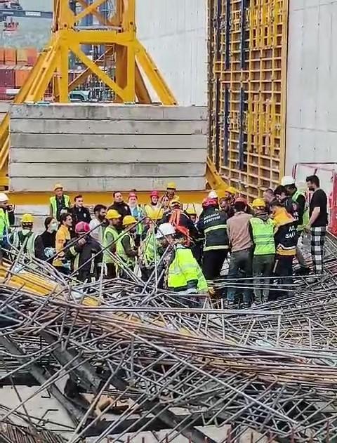 İŞÇİ BAYRAMI'NDA ÇALIŞIRKEN DEMİRLERİN ALTINDA KALDILAR: 3 YARALI