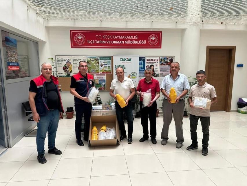Köşk'te üreticilere yüzde 50 hibeli Akdeniz Meyve Sineği tuzağı desteği