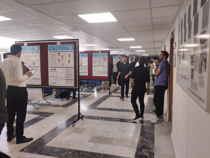MÜHENDİS ADAYLARININ LİSANS TEZLERİ FİRMALARA SUNULDU