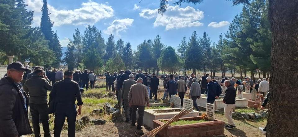 Yaşlı çift çıkan yangında hayatını kaybetti