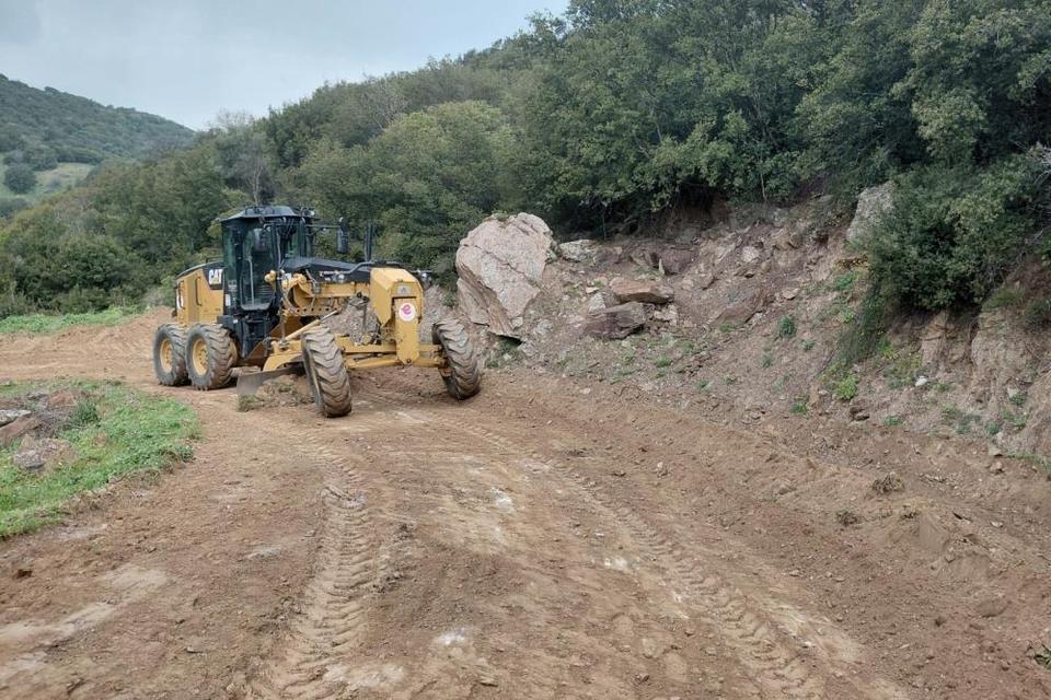Efeler Belediyesi yol çalışmalarını sürdürüyor