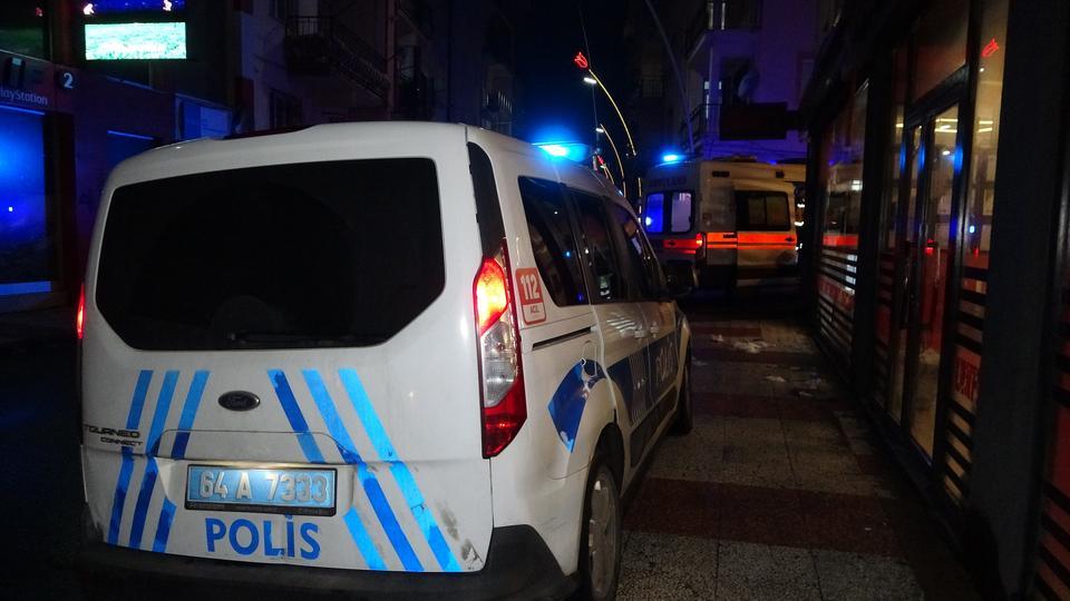 UŞAK'TA İKİ GRUP ARASINDA BIÇAKLI KAVGA: 3 YARALI
