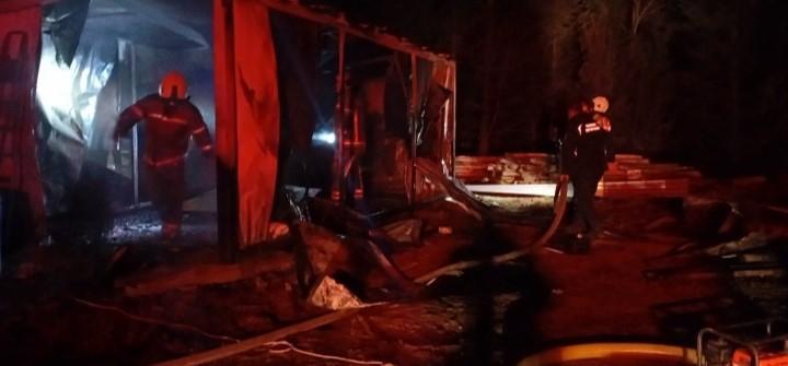 Küllükte unutulan sigara yangına neden oldu