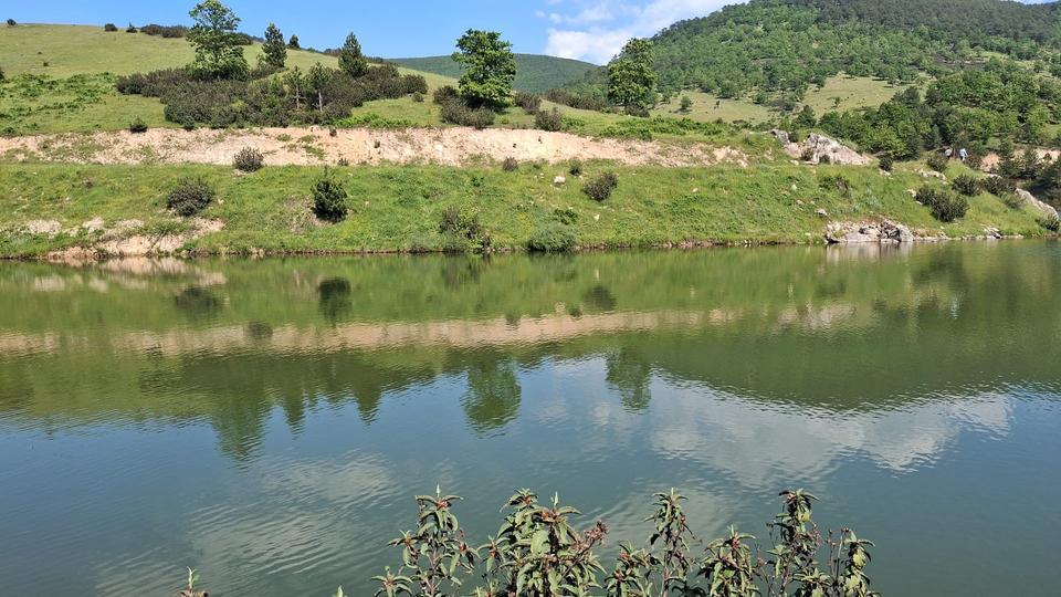 Arkadaşlarıyla girdiği gölette can verdi