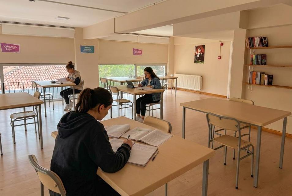 Efeler Belediyesi yüzde 50 indirim imkanıyla misafirlerini ağırlıyor