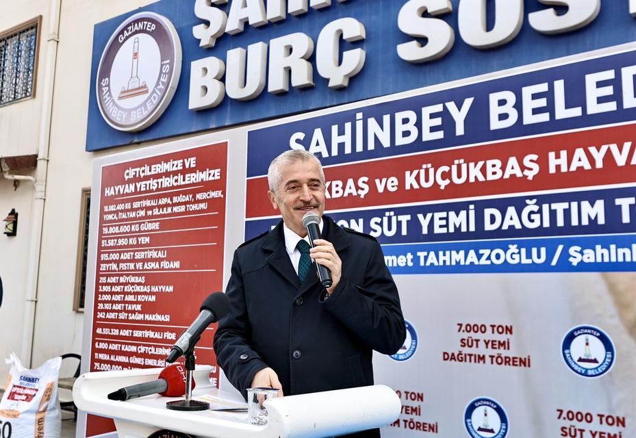 ŞAHİNBEY'DEN BESİCİLERE 7 BİN TON HAYVAN YEMİ DESTEĞİ