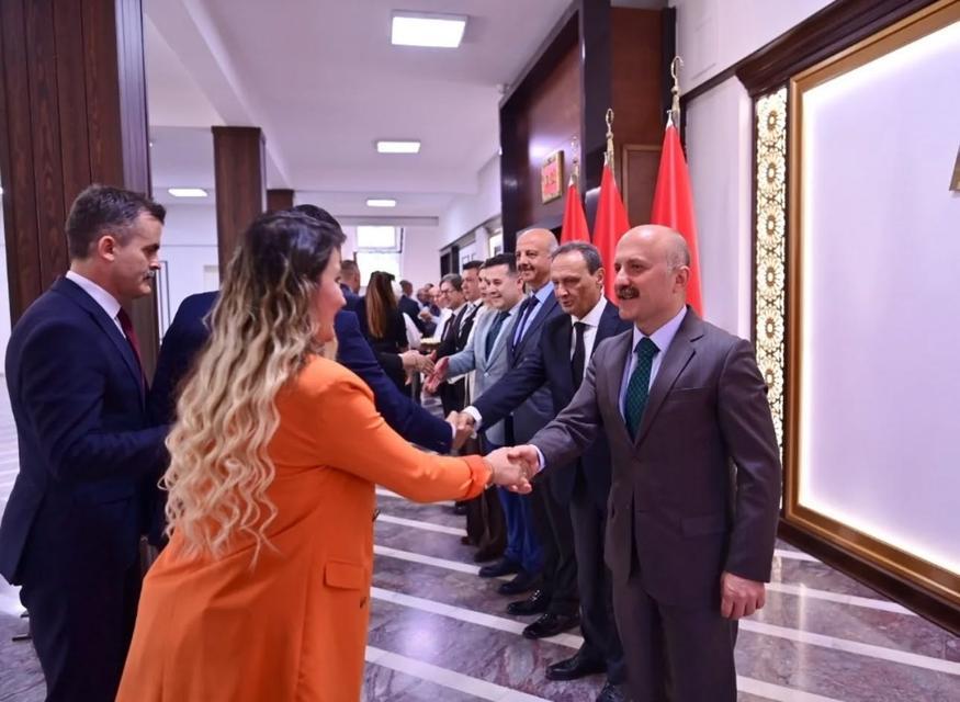 Vali Varol personelle bayramlaştı