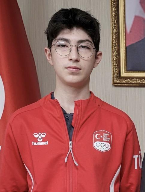 AVRUPA ŞAMPİYONU MİLLİ SPORCU 10 KATLI BİNANIN ÇATISINDAN DÜŞEREK HAYATINI KAYBETTİ