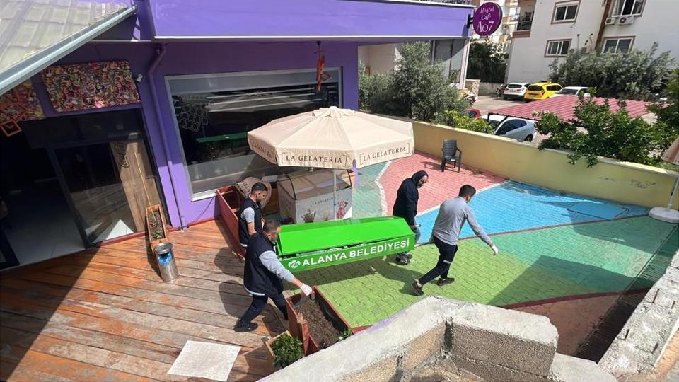 Hostelde kalan adam ölü bulundu