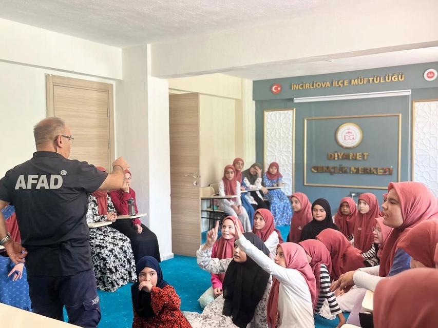 AFAD'dan çocuklara afet eğitimi
