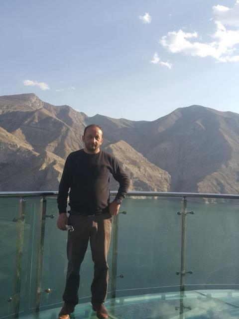 Matematik öğretmeni araç içinde ölü bulundu