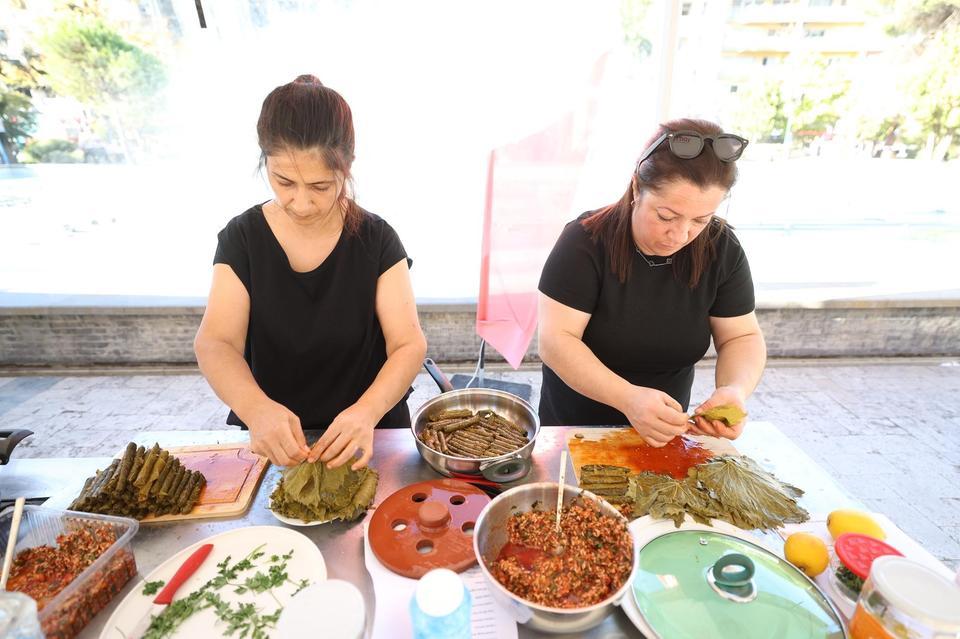 Gastronomi Çarşısı'nda 'En Güzel Sarma' yarışması