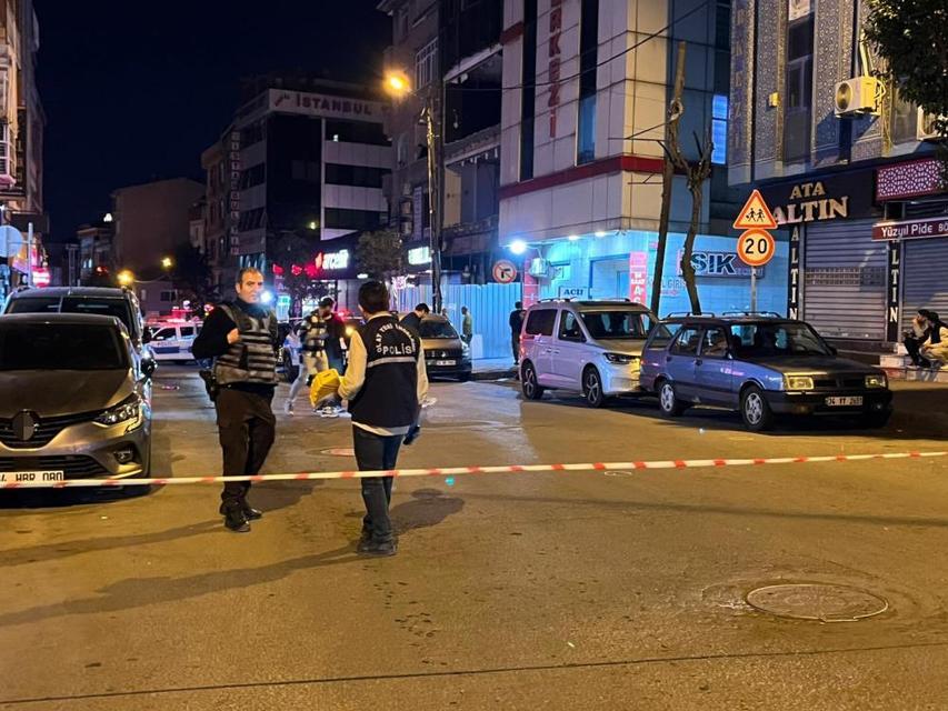 Seyir halindeki otomobile silahlı saldırı: 2 yaralı