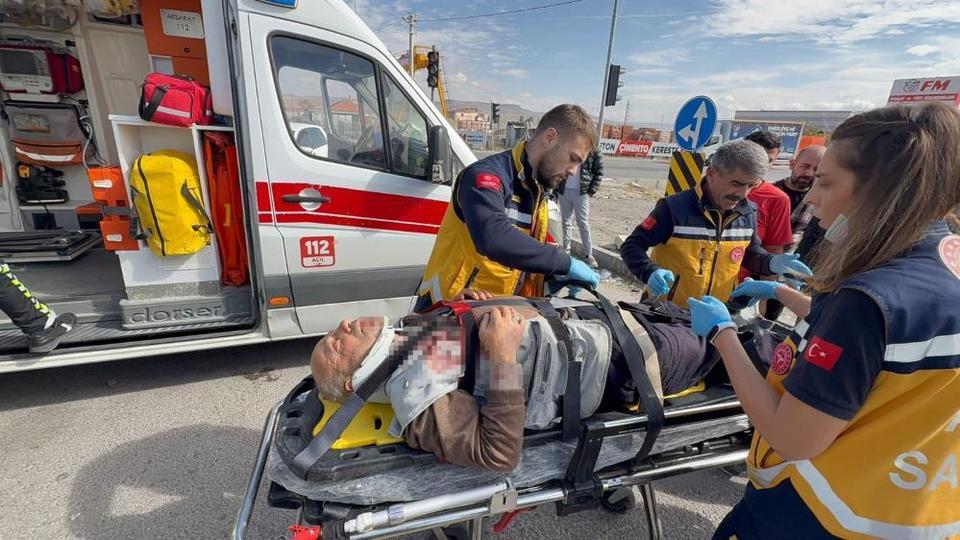 Otomobil ile tır çarpıştı: 1 ağır yaralı