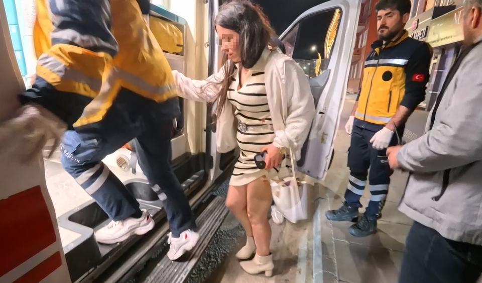 ERKEK ARKADAŞININ GÖRÜŞTÜĞÜ KADINI BIÇAKLADI