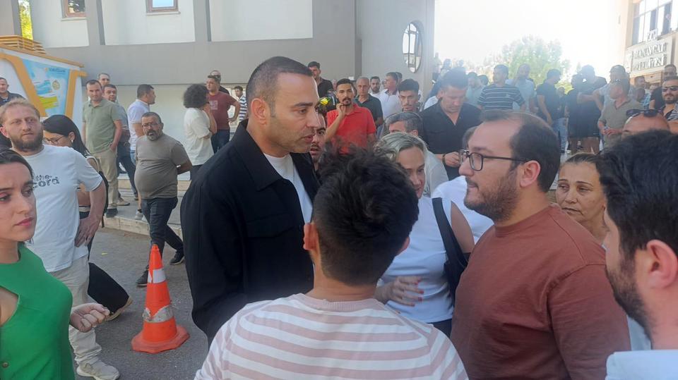 MANAVGAT BELEDİYESİ'NE 'RÜŞVET VE YOLSUZLUK' OPERASYONU MANAVGAT BELEDİYE BAŞKANI CHP'Lİ NİYAZİ NEFİ KARA'NIN DA ARALARINDA BULUNDUĞU ÇOK SAYIDA KİŞİ HAKKINDA GÖZALTI KARARI VERİLDİ