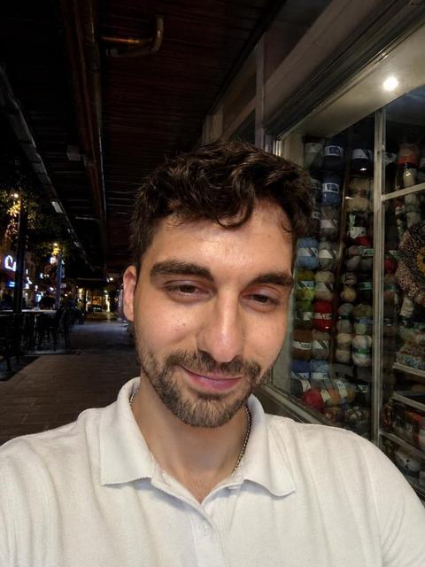 Havuzda epilepsi krizi geçiren iş insanının oğlu hayatını kaybetti