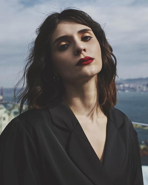 Zeynep Meriç Aral kimdir?