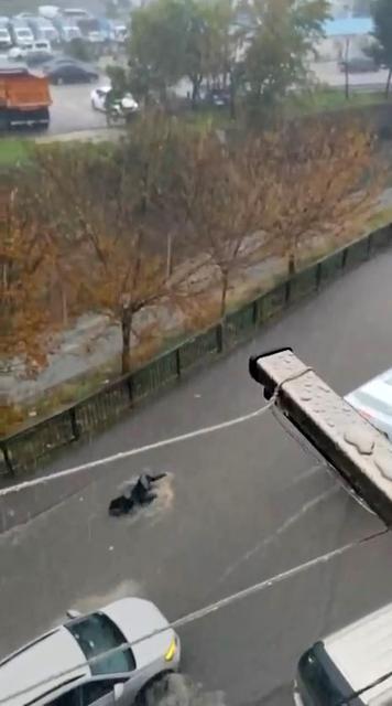 ESENYURT'TA SUYA KAPILAN KADIN BÖYLE SÜRÜKLENDİ