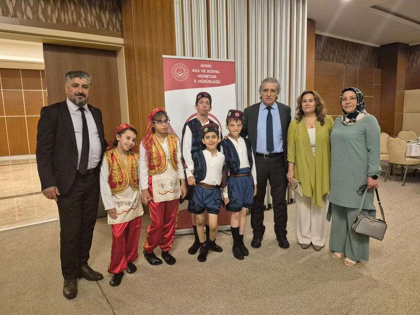AİLE YILI KAPSAMINDA AYDIN'DA BİR ARAYA GELDİLER AİLE KAVRAMININ ÖNEMİNE DİKKAT ÇEKTİLER