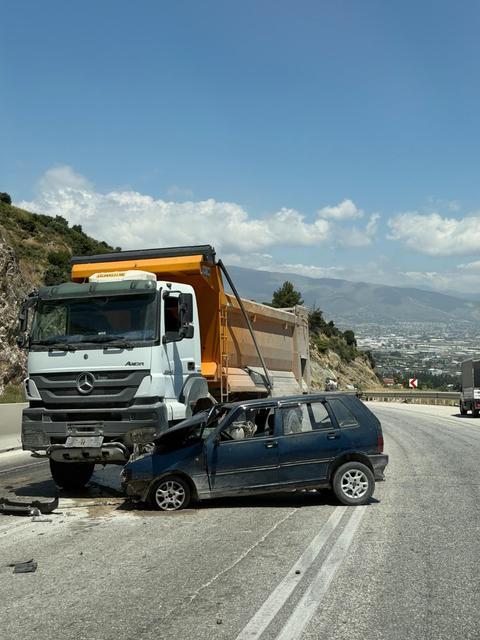 Trafik faciası ucuz atlatıldı: 2 yaralı