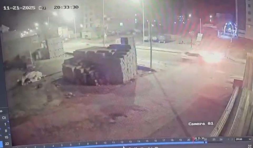 İki otomobil çarpıştı: 3 yaralı