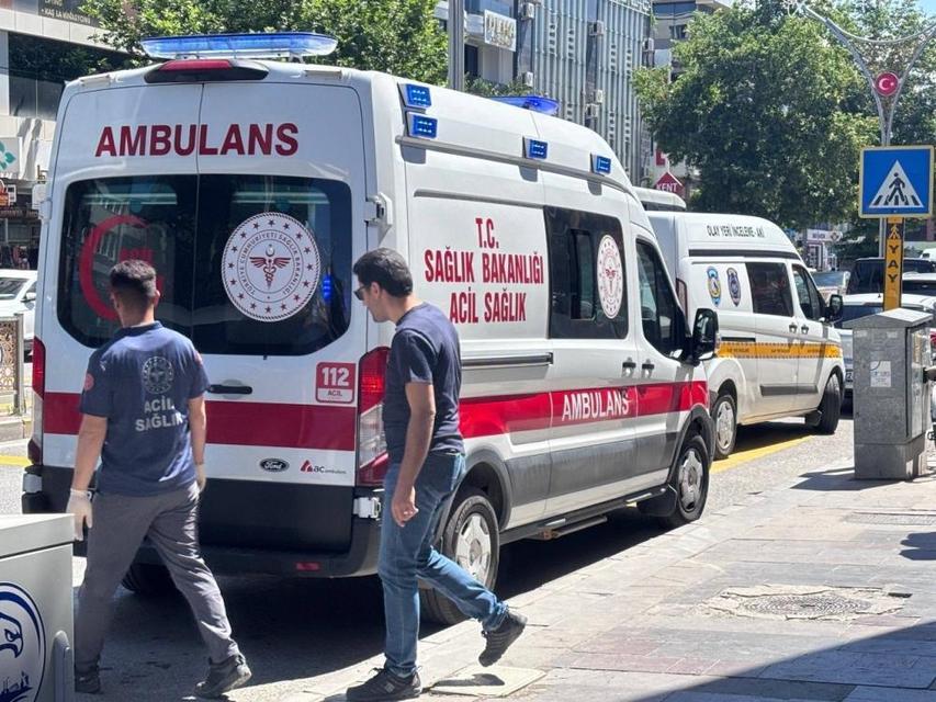 Ahmet Kaya iş yerinde ölü bulundu