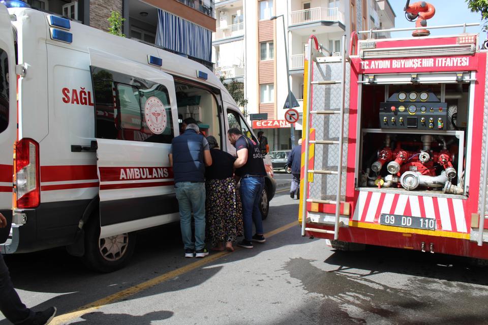 KÜÇÜK ÇOCUK ÇAKMAKLA OYNARKEN EVİ YAKTI