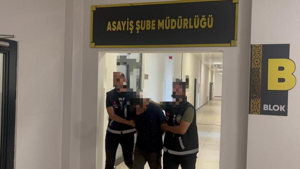 19 yaşındaki kuzenini öldürdü!