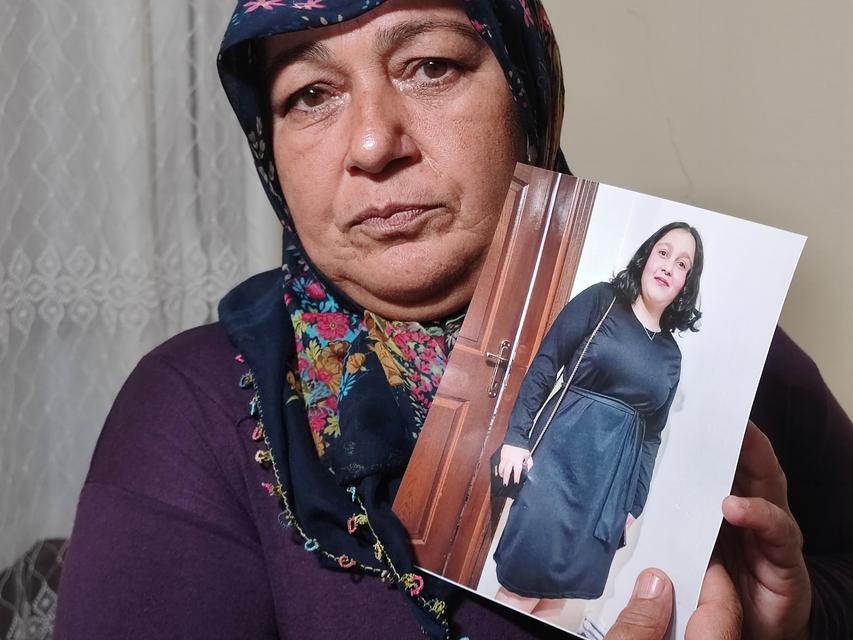 12 gündür haber alınamayan genç kızın annesi gözyaşlarına boğuldu