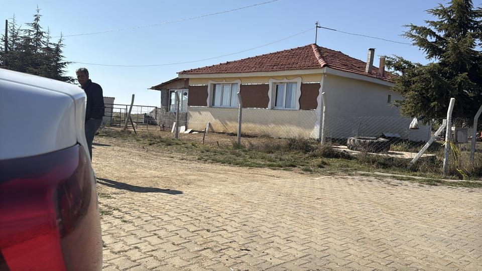 HAYATINI ADADIĞI YEĞENİ KATİLİ OLDU KENDİSİNİ ADADIĞI YEĞENİ TARAFINDAN VURULAN AMCA ÖLDÜ KENDİNE BABALIK YAPAN AMCASINI SİLAHLA VURUP ÖLDÜREN LİSE ÖĞRENCİSİ TESLİM OLDU