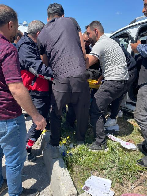 VAN'DA OTOMOBİLLER ÇARPIŞTI: 4 ÖLÜ, 2 YARALI