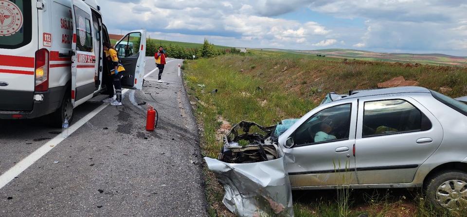 Trafik kazasında 2 kişi öldü