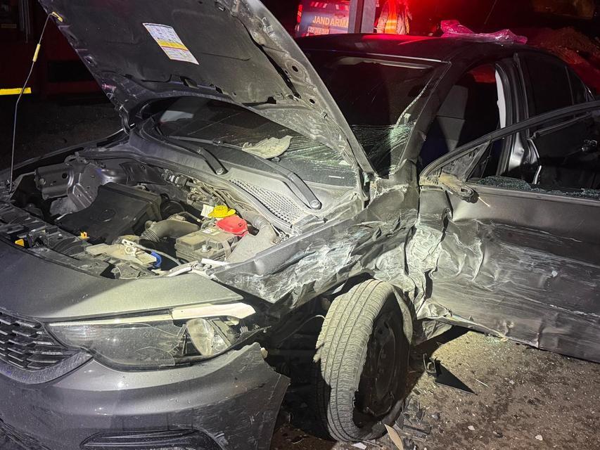 Şarampole yuvarlanan otomobilde sıkışan sürücü kurtarıldı
