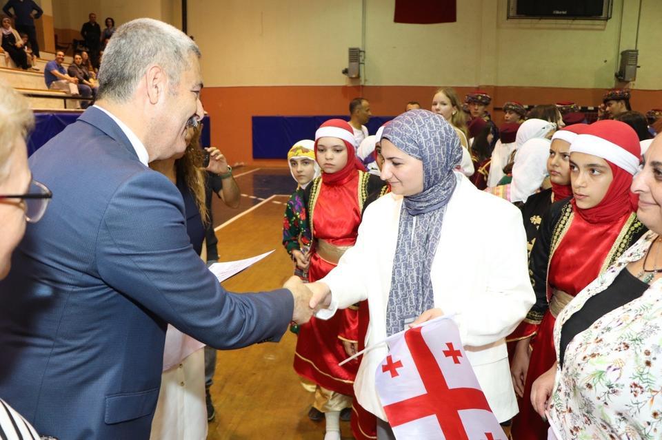 EFELER'DE ULUSLARARASI HALK DANSLARI FESTİVALİ GERÇEKLEŞTİRİLDİ