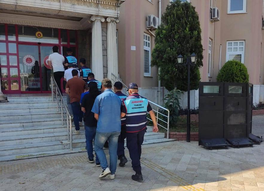 Aydın’da suçüstü yakalanan 6 köstebek tutuklandı
