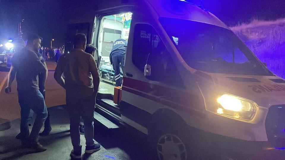 İki otomobil kafa kafaya çarpıştı: 6 yaralı