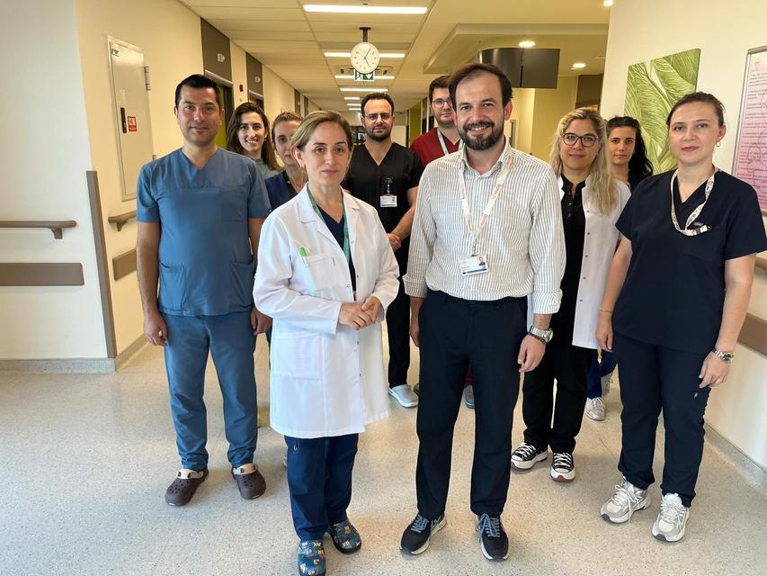 ANNE KARNINDAKİ BEBEĞİN CİĞERİNE OPERASYON ANNESİNİN KARNINDAYKEN CİĞERİNE TAKILAN ŞANT İLE HAYATA TUTUNDU BEBEĞİNİ KUCAĞINA ALAN GENÇ ÇİFT BURSA ŞEHİR HASTANESİ DOKTORLARINA TEŞEKKÜR ETTİ BURSA ŞEHİR HASTANESİ'NDE ANNE KARNINDA HAYAT KURTARAN MÜDAHALE ANNE KARNINDA UYGULANAN TORAKOAMNİYOTİK ŞANT İLE, MİNİK MUHAMMED HAYATA TUTUNDU