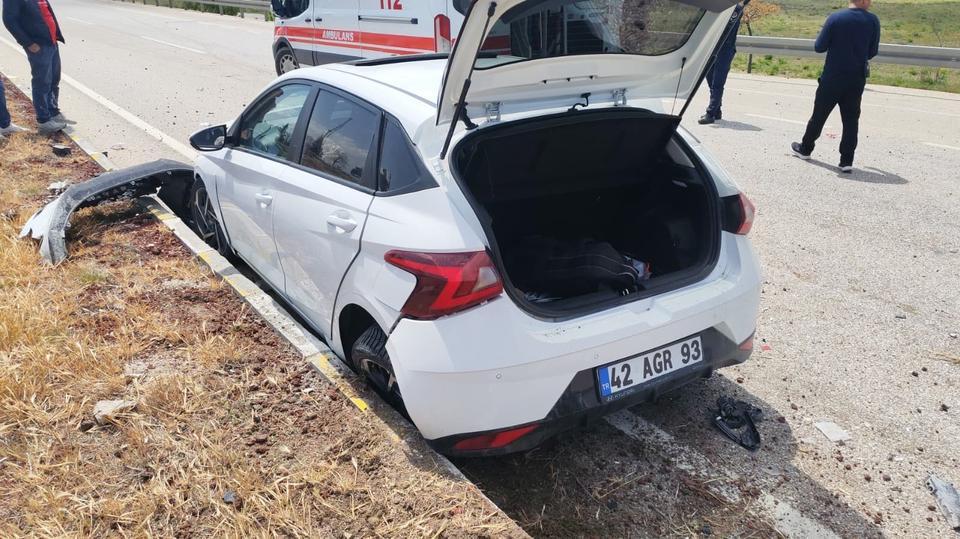 KONYA'DA 2 OTOMOBİL ÇARPIŞTI: 5 YARALI