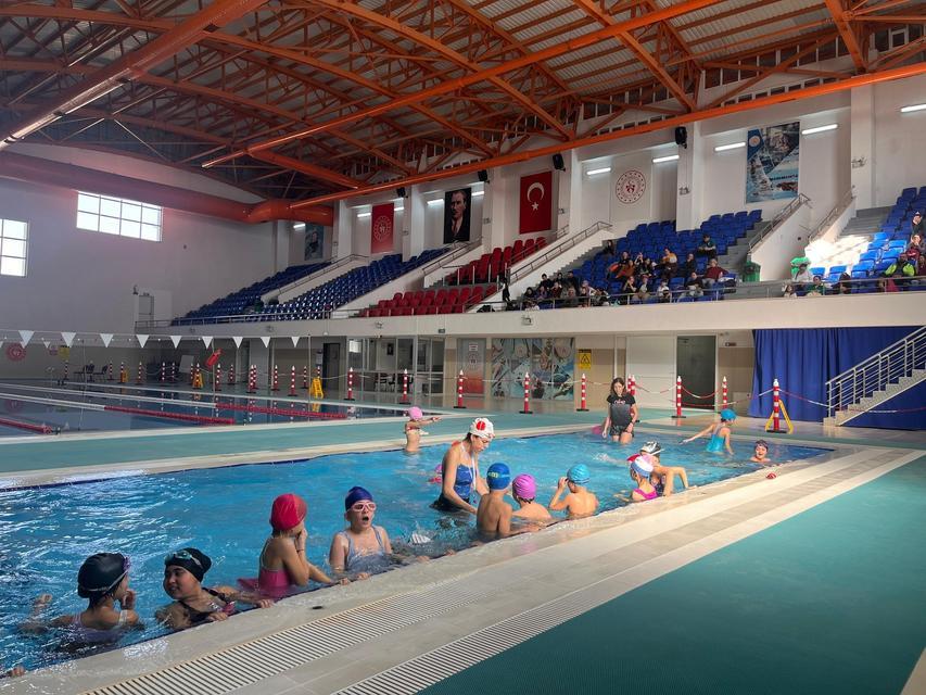 Aydın’da 200 çocuk yüzme sertifikası aldı