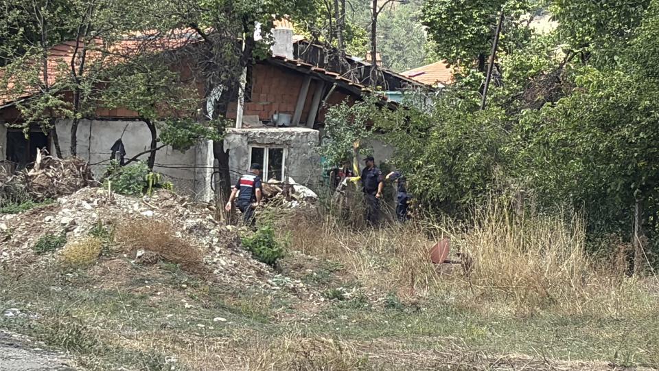 BOLU'DA ARAZİ ANLAŞMALIĞINDA KAN AKTI: BABA VE OĞLU ÖLDÜ