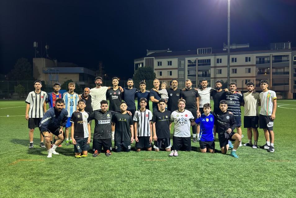 Çeştepespor’da malzeme desteği yüzleri güldürdü