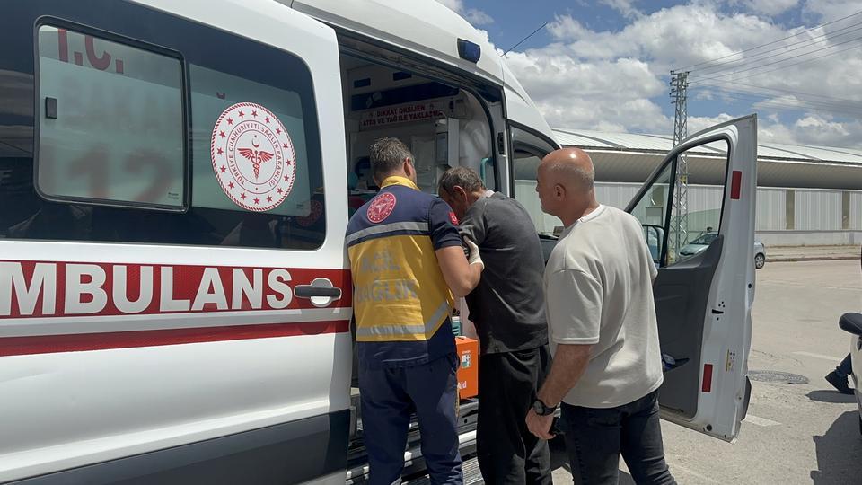 Aksaray'da 2 otomobilin çarpıştığı kazada 4 kişi yaralandı