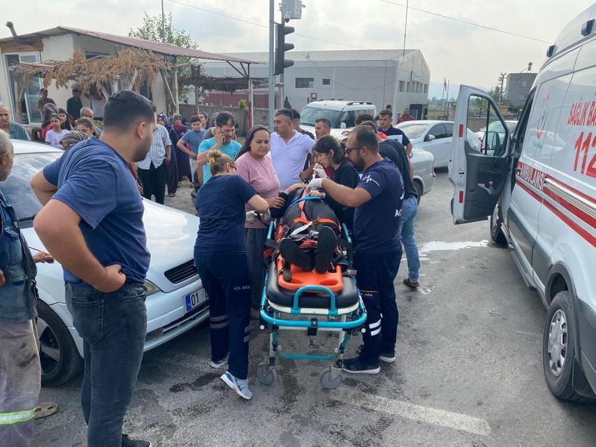 Üç araç çarpıştı: 3 yaralı