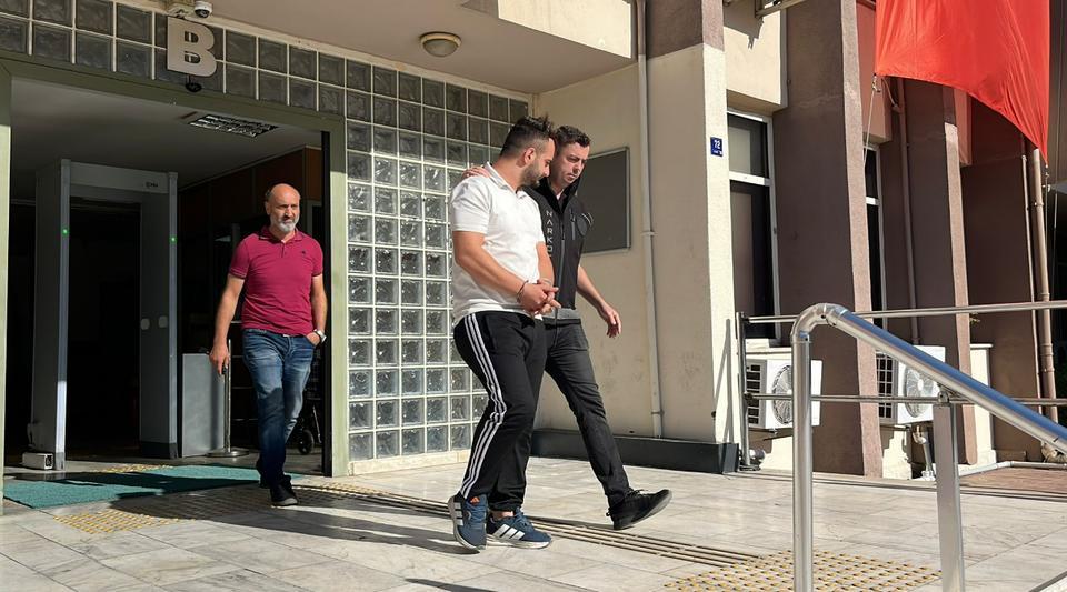 Aydın’a uyuşturucu taşırken yakalandı
