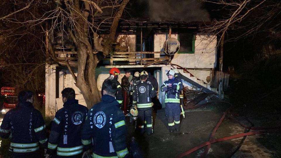 Tek başına yaşadığı evinde alevlerin arasında hayatını kaybetti